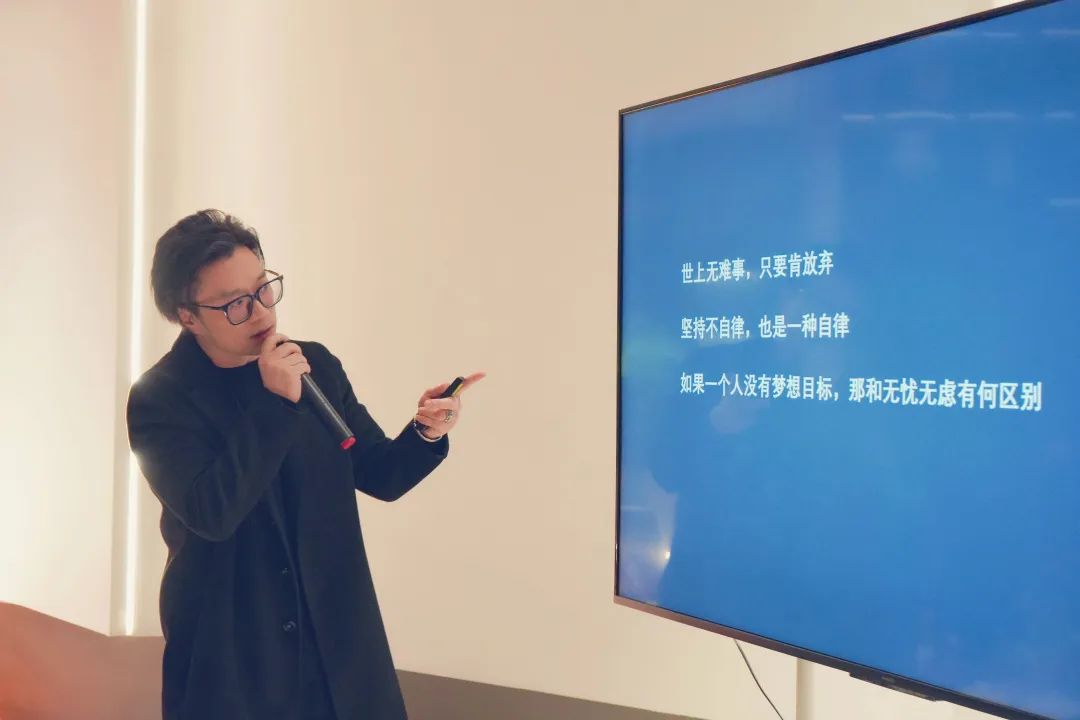 1671504083797006ziBr.jpg 4.jpg